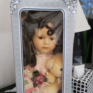 Genuine Porcelain Ashley Belle Collectable Keepsake Doll